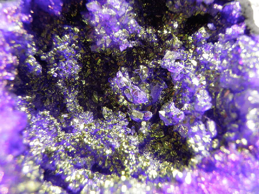 Amethyst in Gold-Cobalt 10 x 9 x 9 cm - 59 € mtl./K 450 €